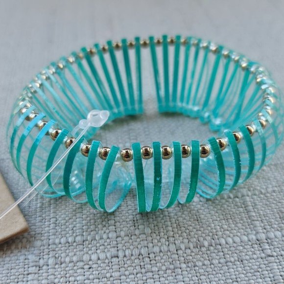 Berry Women Bracelet Turquoise Tone Fashion Jewerly Stretched Bracelet New - Picture 1 of 10